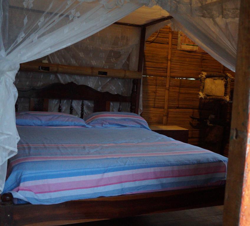 Hostal Monte Libano Puerto Lopez Room photo