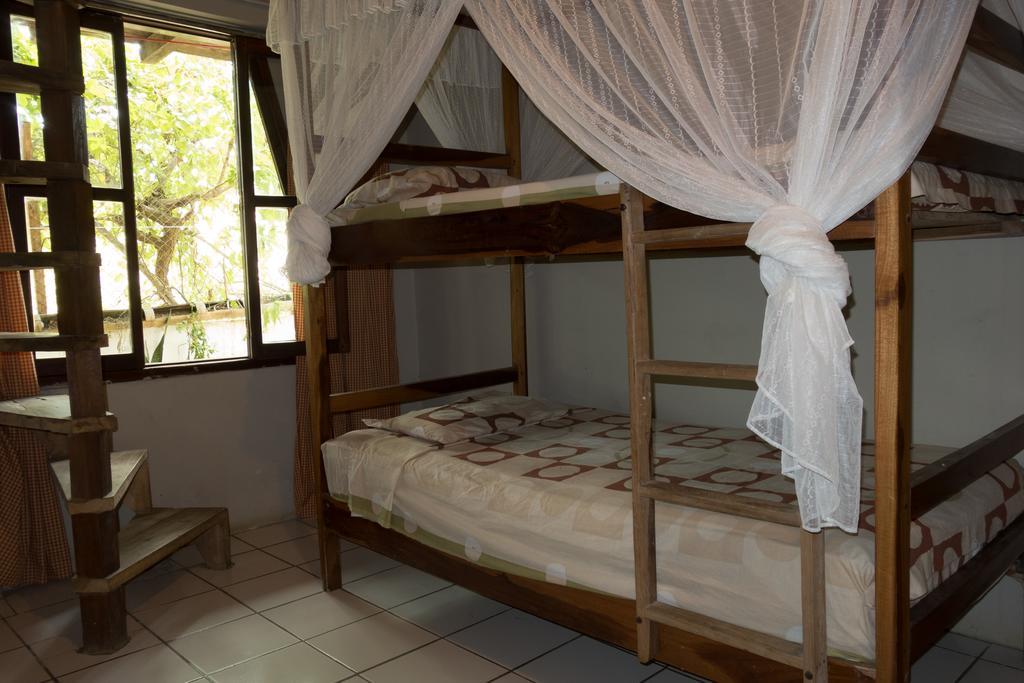 Hostal Monte Libano Puerto Lopez Exterior photo