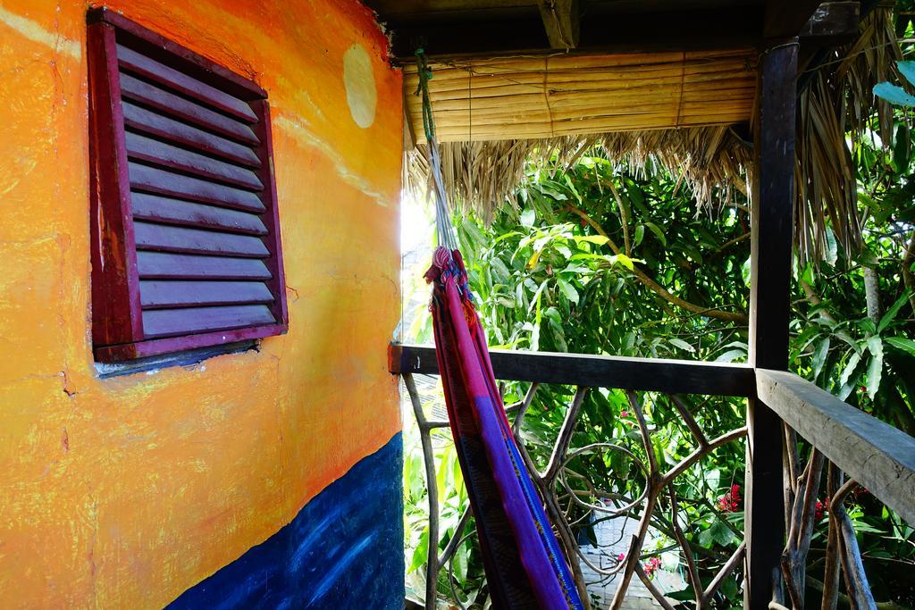 Hostal Monte Libano Puerto Lopez Exterior photo